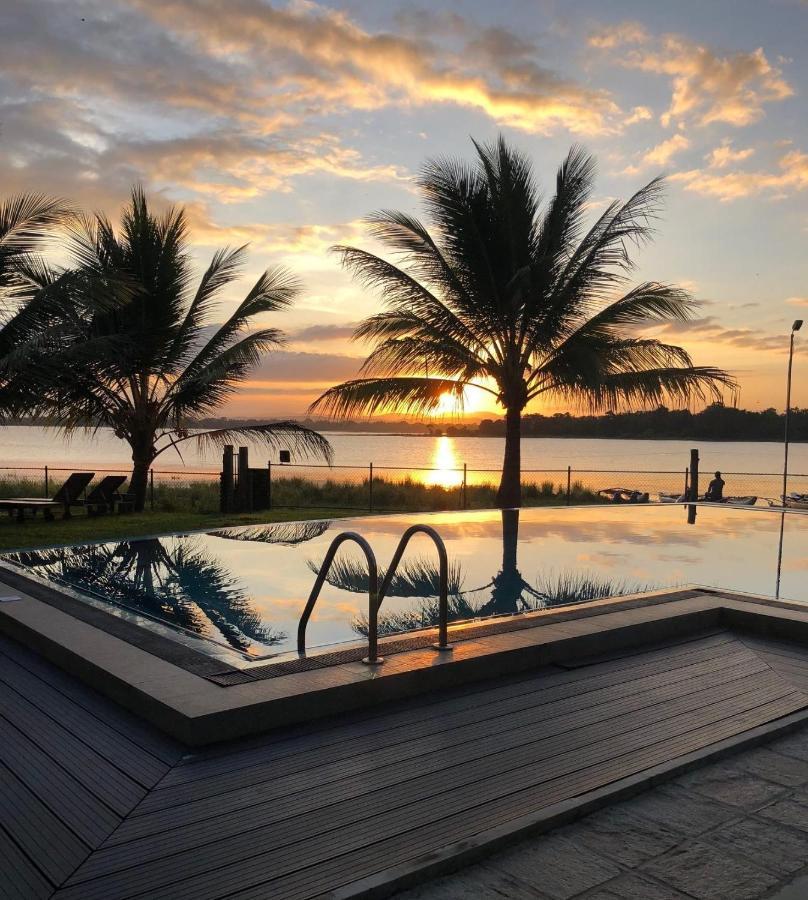 Hotel Lake Park Полоннарува Екстер'єр фото