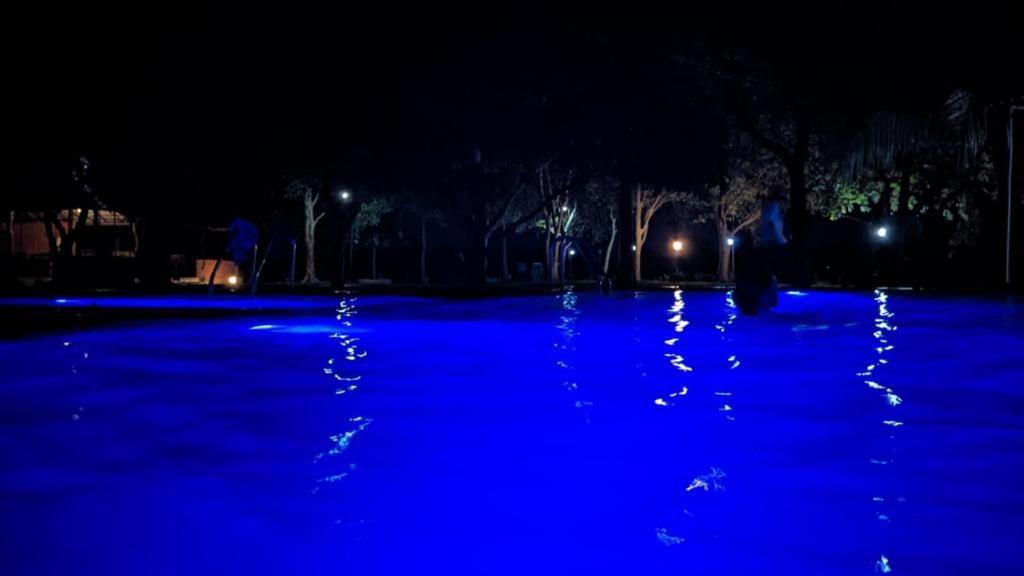 Hotel Lake Park Полоннарува Екстер'єр фото